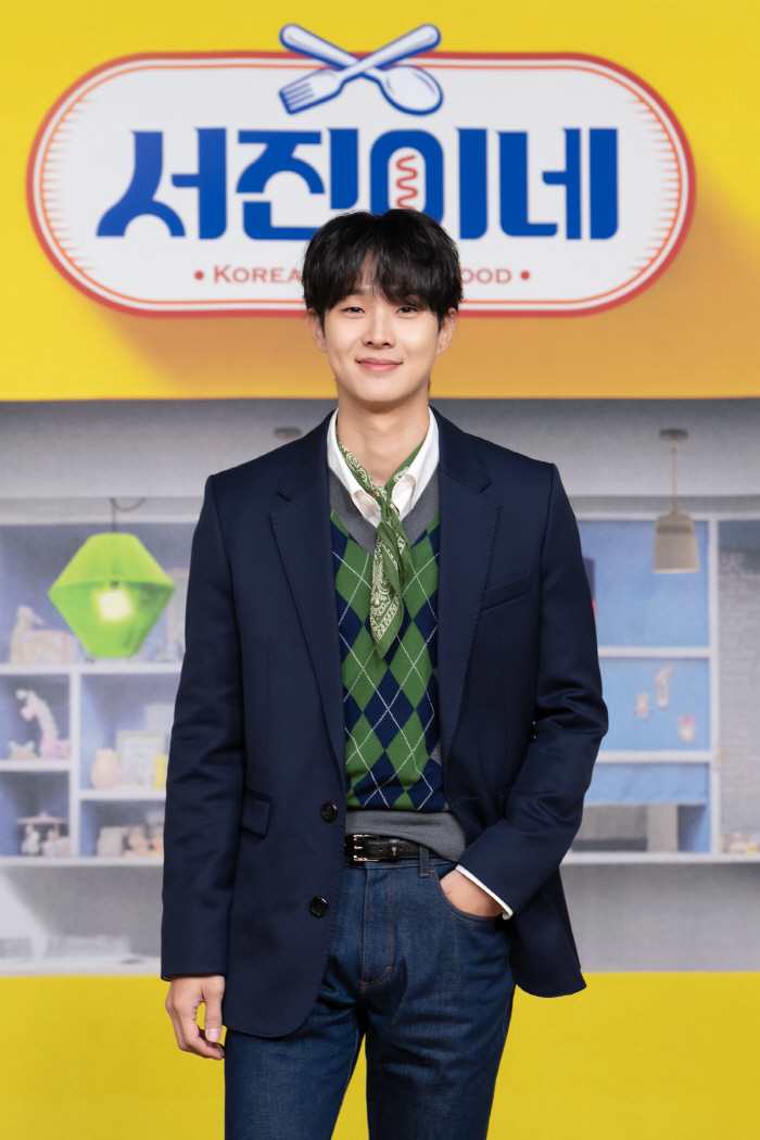 [SC현장] 甲이서진 잡는 'MZ' 뷔..사장 바뀐 '서진이네' 오피스 …