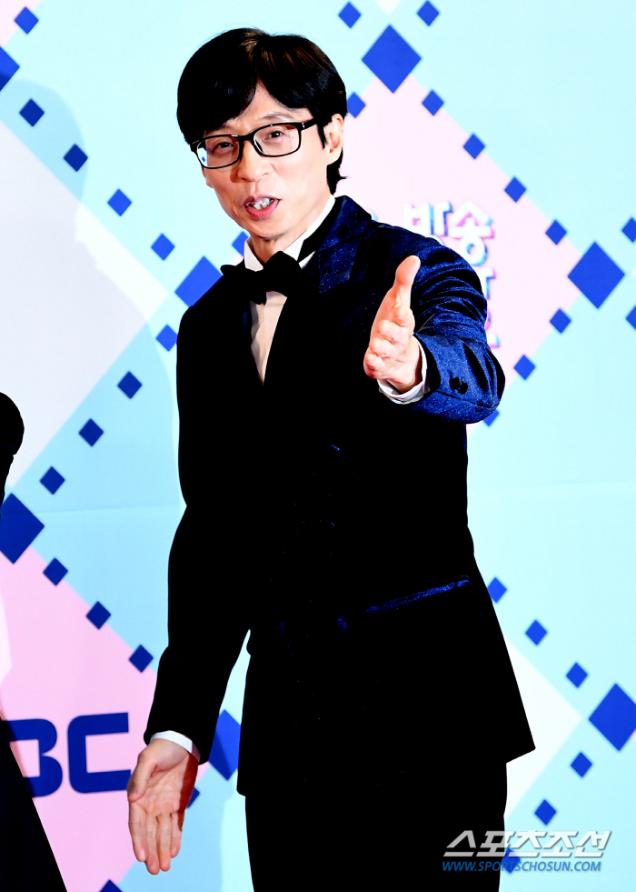 유재석, '대치동 이사→갈비집 가짜뉴스' 직접 부인…"루머 유포자 찾아야…