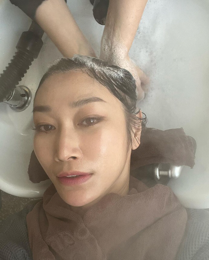 변정수, '속눈썹 연장 시술' 적나라하게 공개..드라마틱한 변화