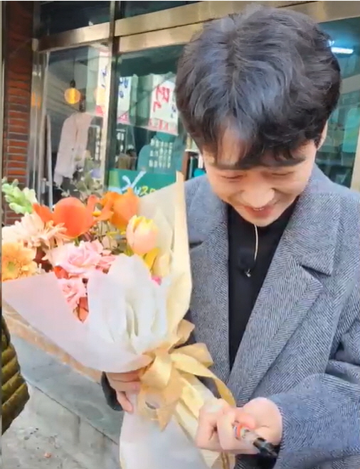 "목 조르고 배 차" 황영웅 '일진+학폭' 추가 폭로→전과 기록 공개(뒤…