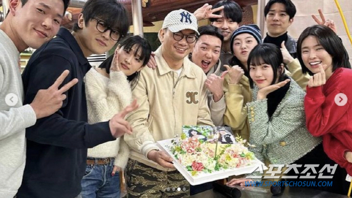 수지, '미쓰에이' 시절 '섹시 댄스' 선보여. '이두나' 촬영 끝난게 …