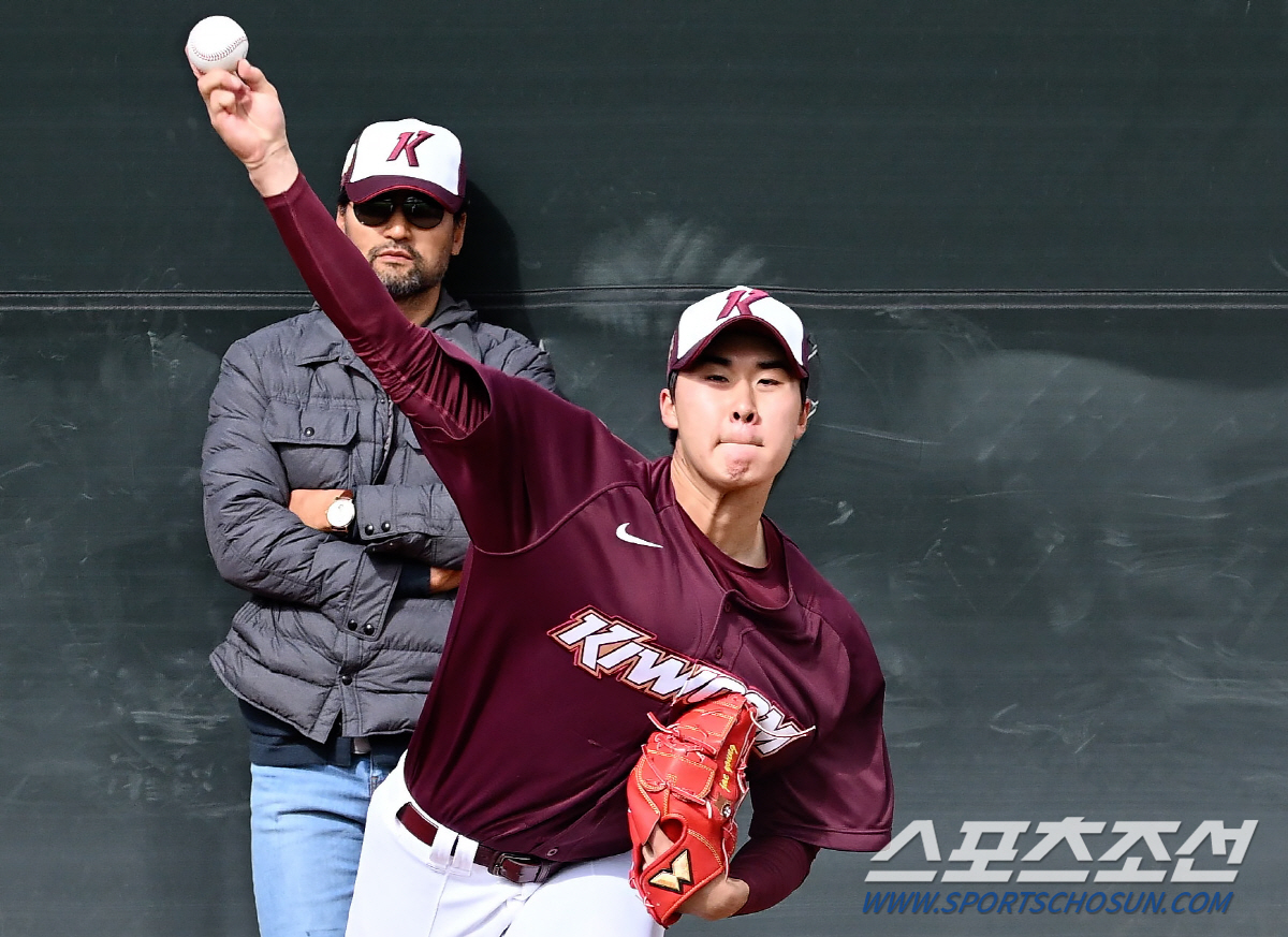 특급 과외 효과? 투-타 겸업 선언 9억팔, MLB 상대 152㎞ 쾅!
