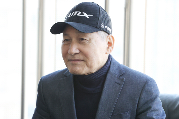 안성기 "혈액암 완치 6개월 만 재발, 머리카락 자랄 만큼 건강 회복"