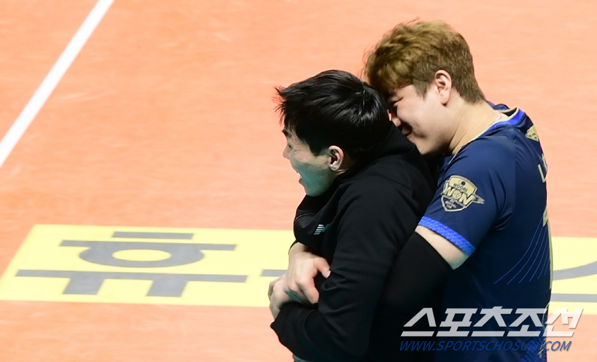 '목덜미 뜨거운 이거 뭐야? 전광인이 화들짝 놀란 나경복의 무차별 공세 …