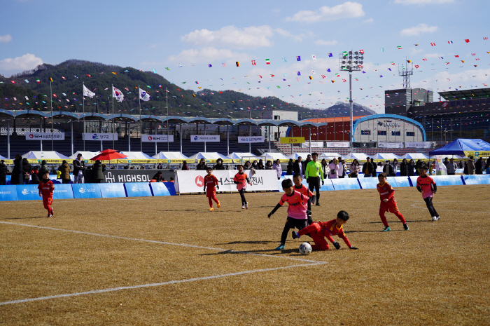 '2023 평화 양구컵 전국 유소년 축구클럽 페스티벌' 성대히 개막