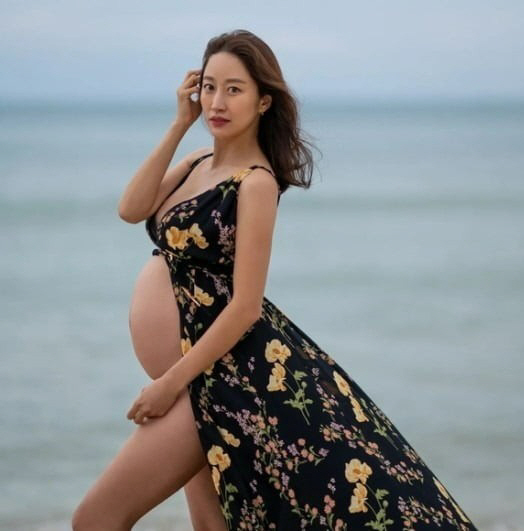 "비키니·망사" 이하늬·허니제이 등, 금기 깬 ★들의 '파격 만삭화보'[…