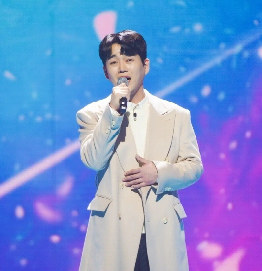 [공식]'불타는 트롯맨' 측 "황영웅 폭행 전과 인정, 억울한 부분도 있…