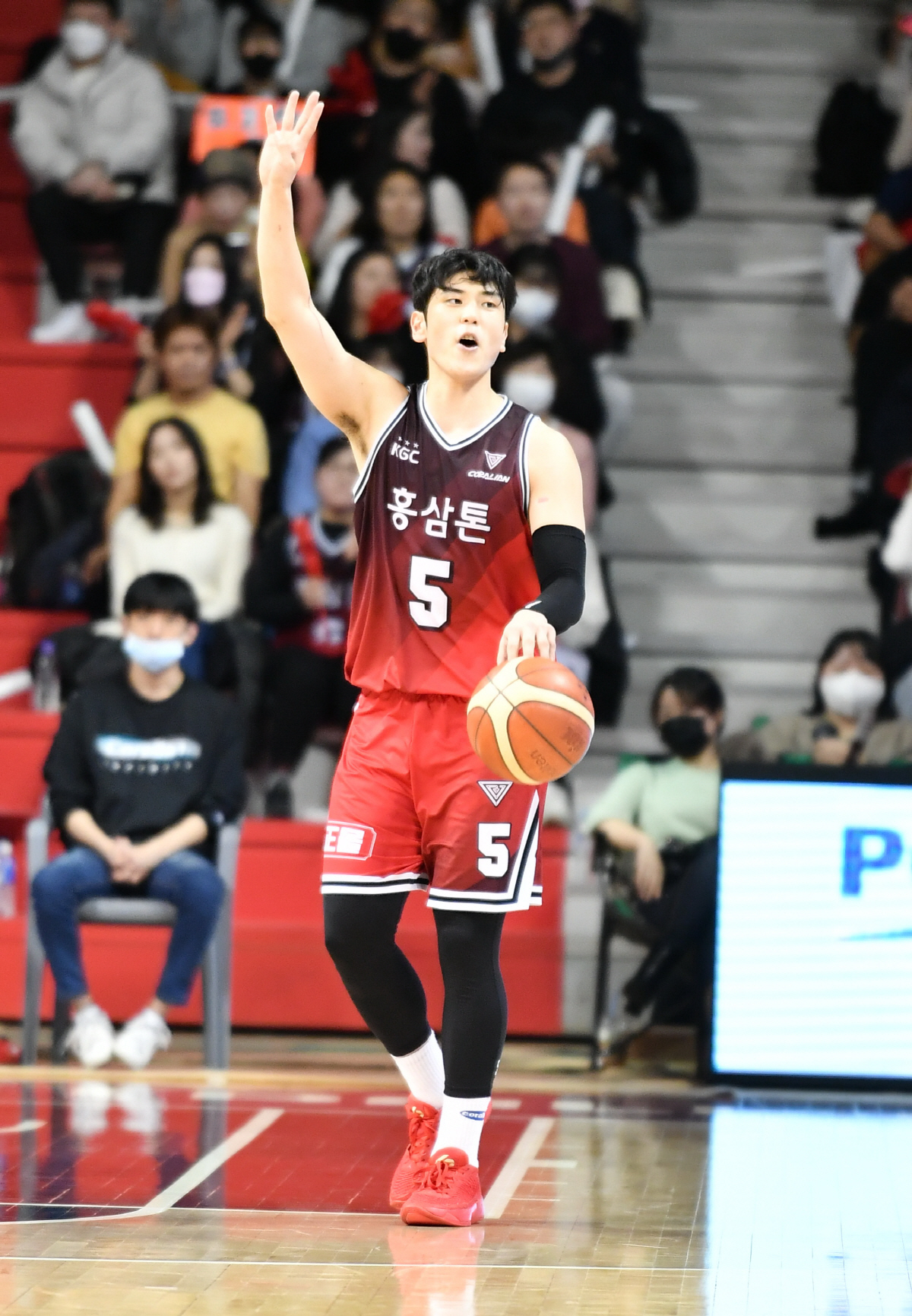 [현장분석] 냉온탕 오간 이대성. 전반 버린 KGC 73대64, 가스공사…