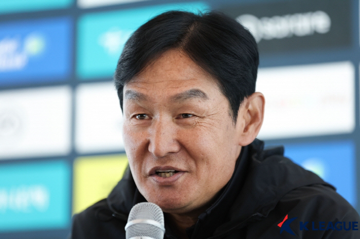 [현장 인터뷰]최용수 감독 "첫 경기, 승격팀, 상대는 대전, 많이 부담…