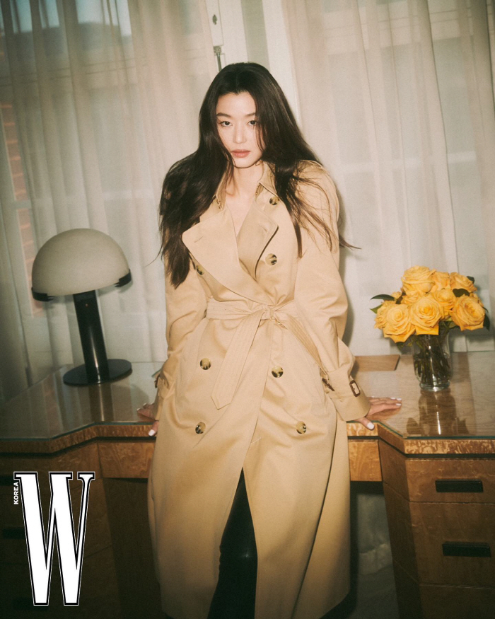 "Busy Mom" 전지현, 두 아들 이야기에 나온 '찐' 표정 포착