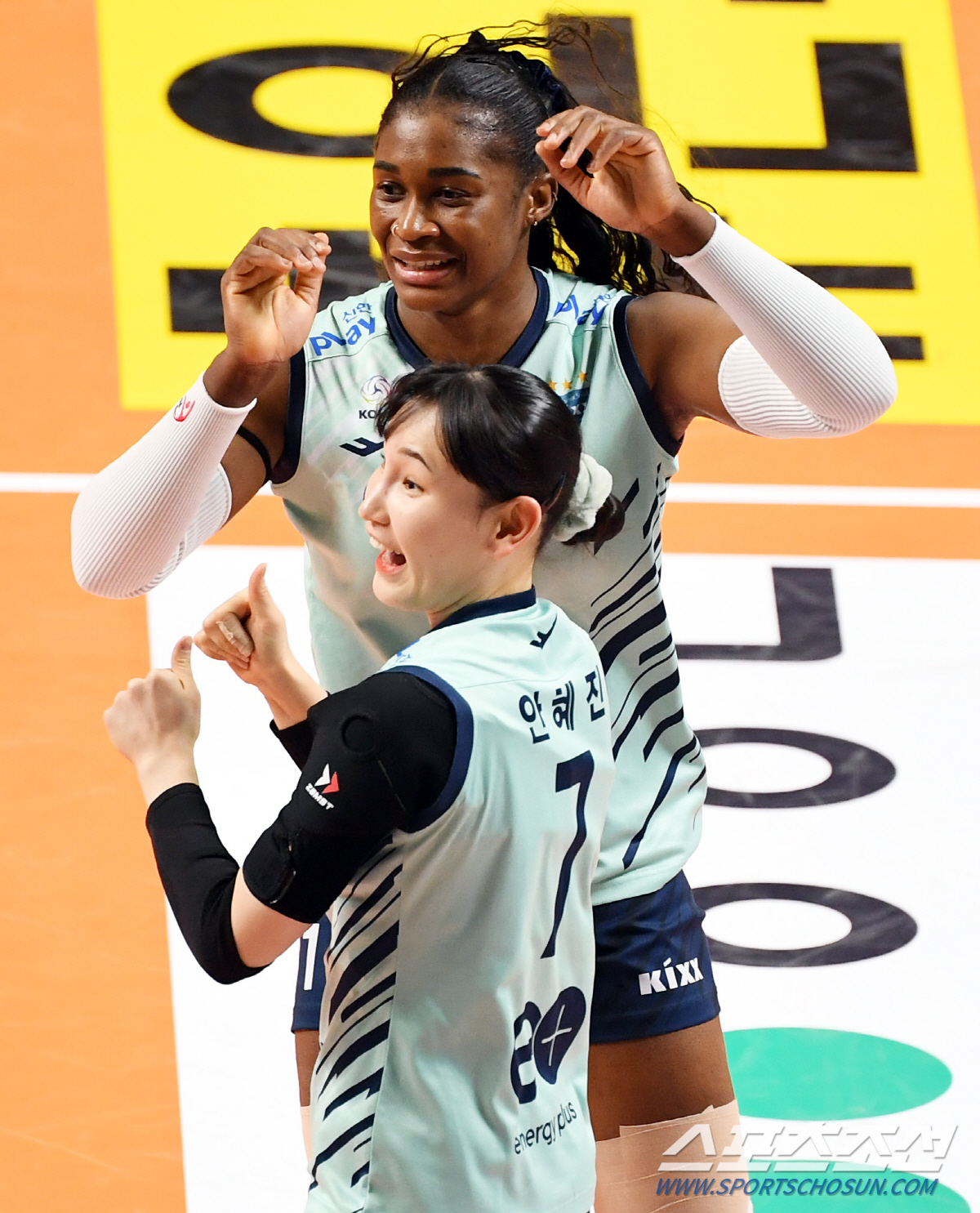 김연경 생일에 찬물! GS칼텍스, 흥국 잡고 3연패 탈출…강소휘·모마·권…