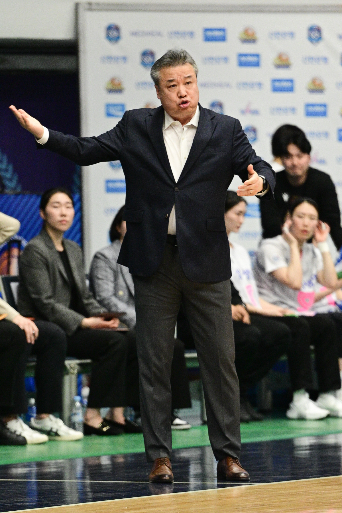 신한은행에 공동 3위 내준 삼성생명 임근배 감독, "선수들에게 좋은 경험…
