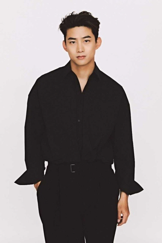 옥택연, '봉준호·박찬욱 소속' 美 에이전시 WME와 계약…할리우드 진출…