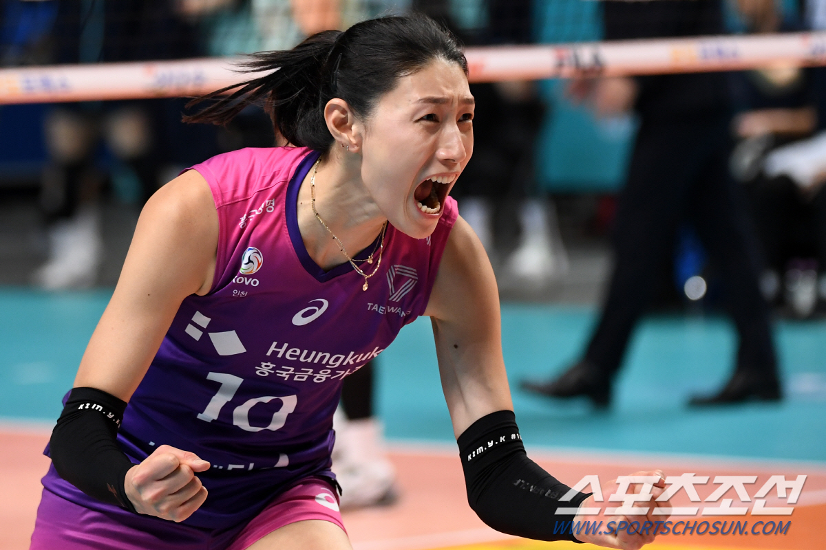 '김연경 스승'의 선진배구, 흥국생명에 혼란 됐나? 우승 향한 열망은 '…
