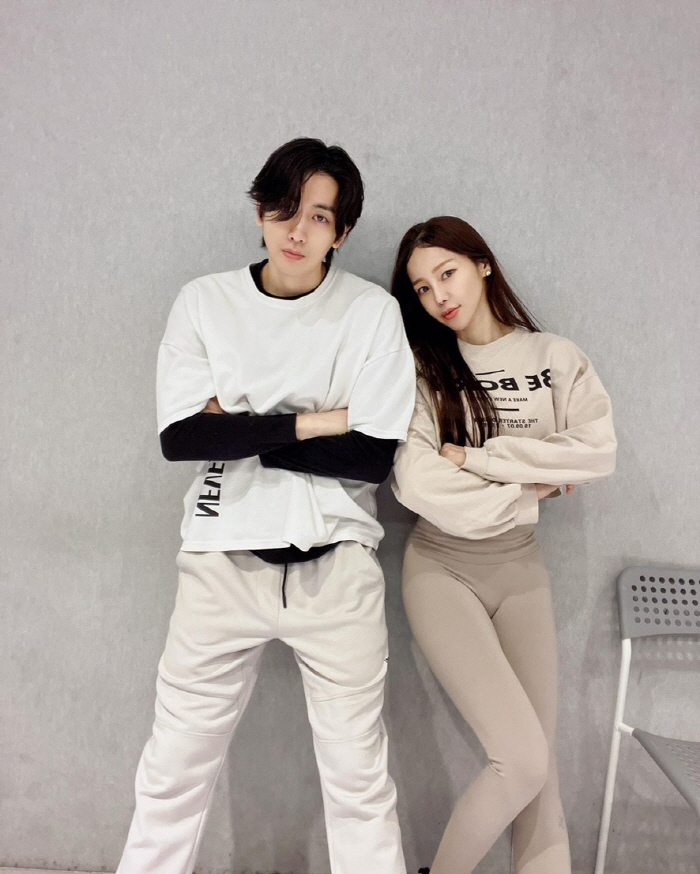 미나, 17살 연하 ♥류필립에 "돈 하나도 못 벌면서" 취중진담('필미커…