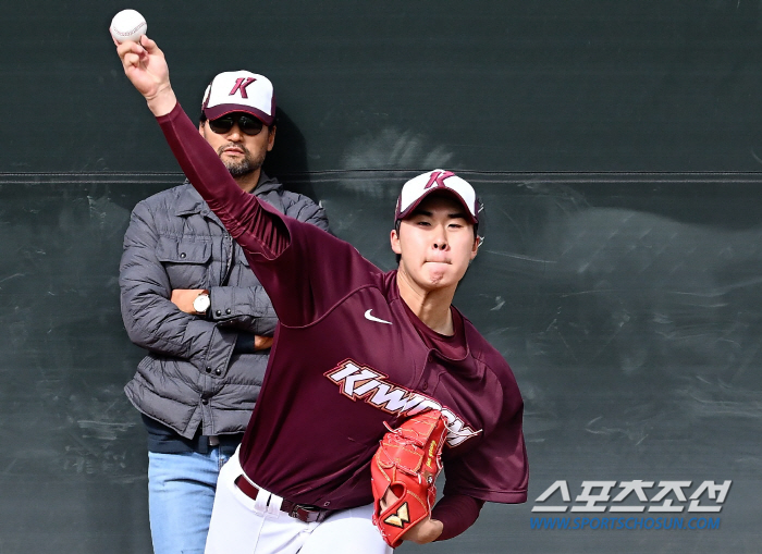 박찬호 효과 봤다. 9억팔 이도류, 네덜란드 대표팀에 153km 1이닝 …
