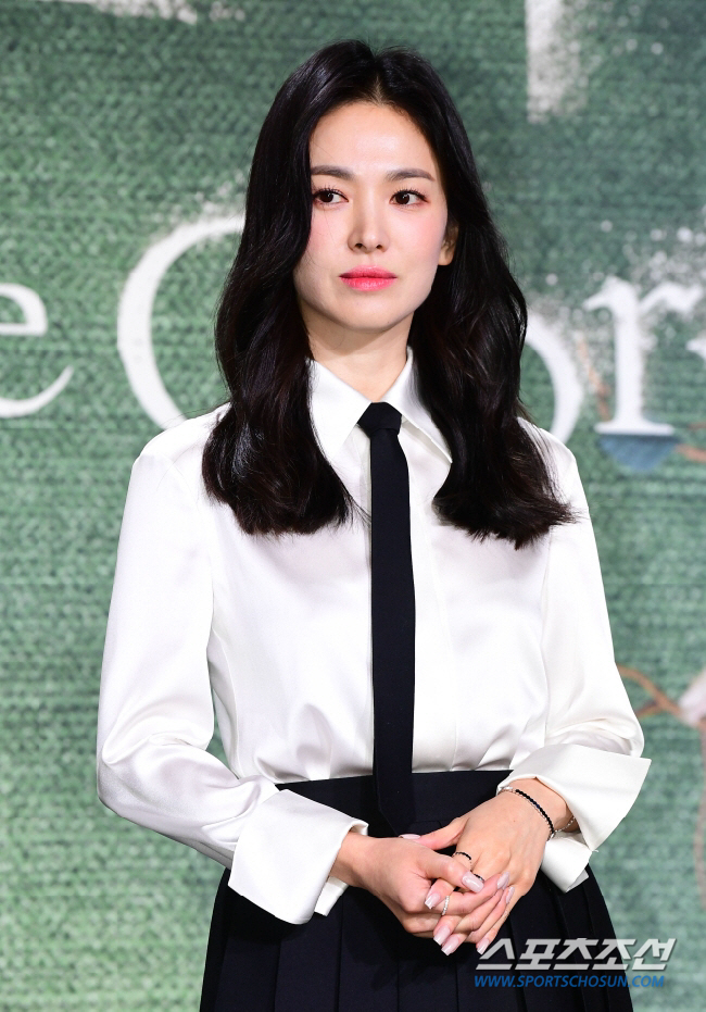 [공식] 송혜교, 3·1절 다큐 '할매 이즈 백' 내레이션 맡는다