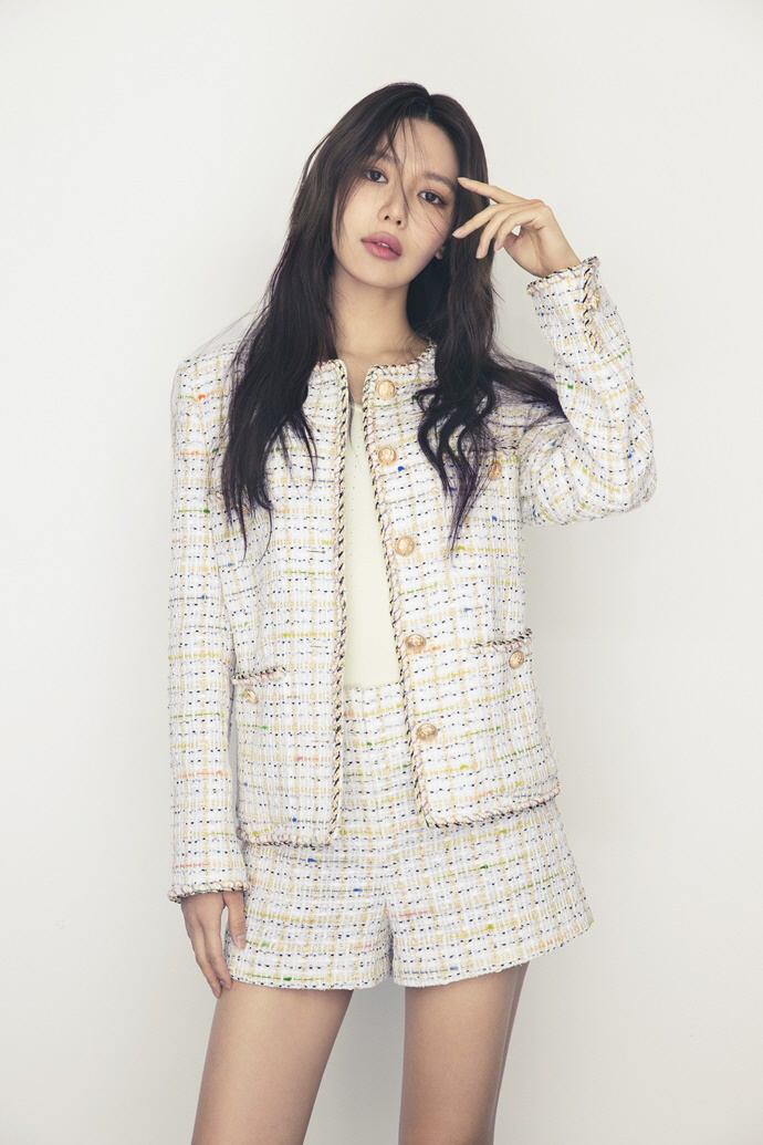 '정경호♥' 최수영, 긴 머리 변신하고 '봄 여신' 등극[화보]