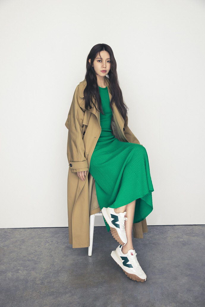 '정경호♥' 최수영, 긴 머리 변신하고 '봄 여신' 등극[화보]