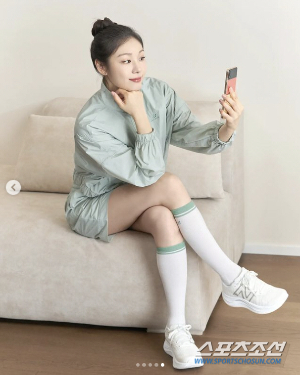'33세' 김연아, 새색시의 '섹시 복근' 노출…숏팬츠 하의로 각선미도 …