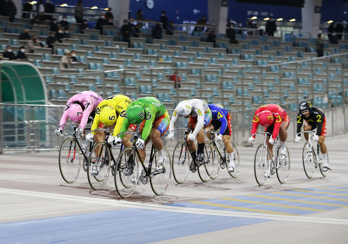 <경륜> 그랑프리 챔피언 정종진, 스포츠서울배도 품었다