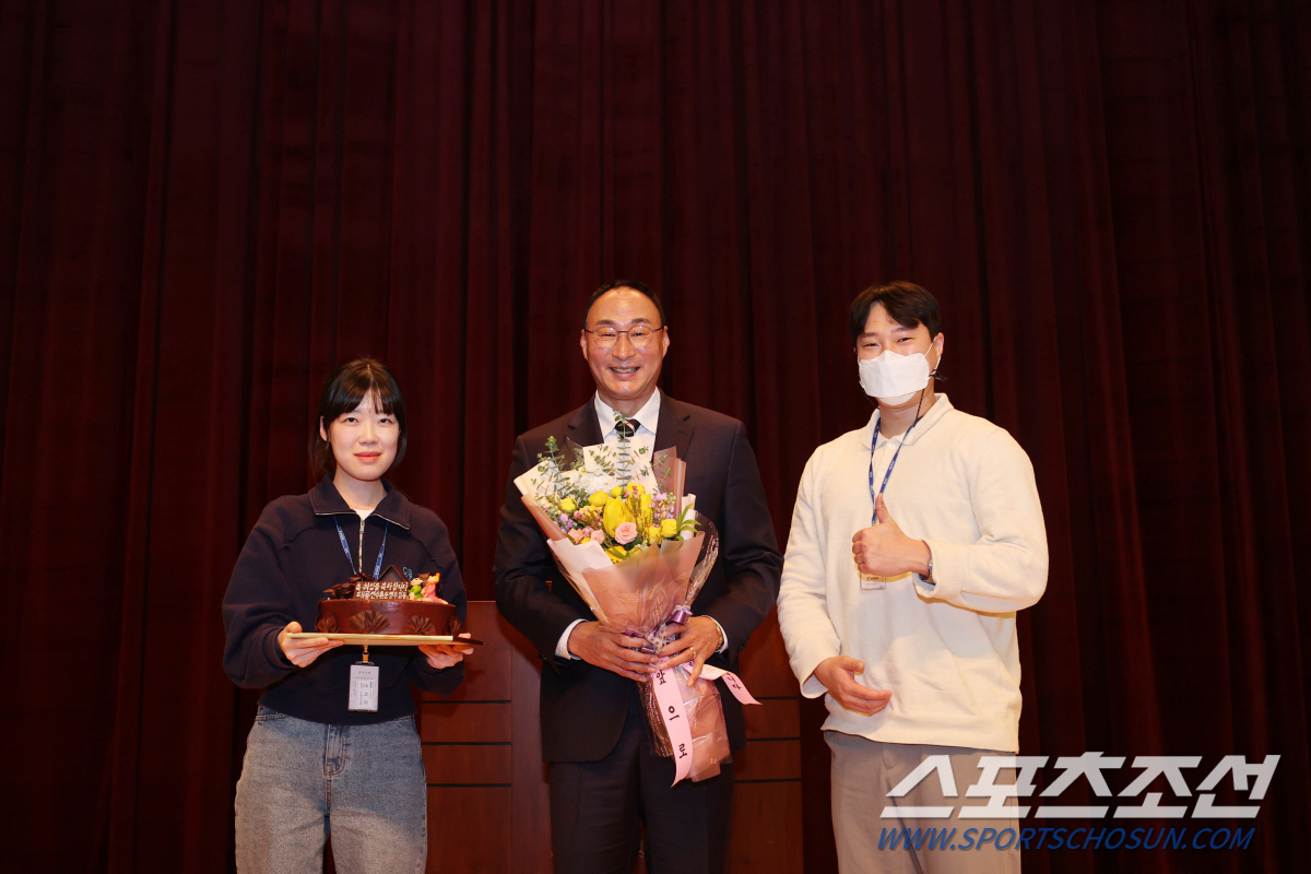"즐거운 선수촌 만들겠다"'레전드 스프린터'장재근 진천선수촌장 공식 취임…