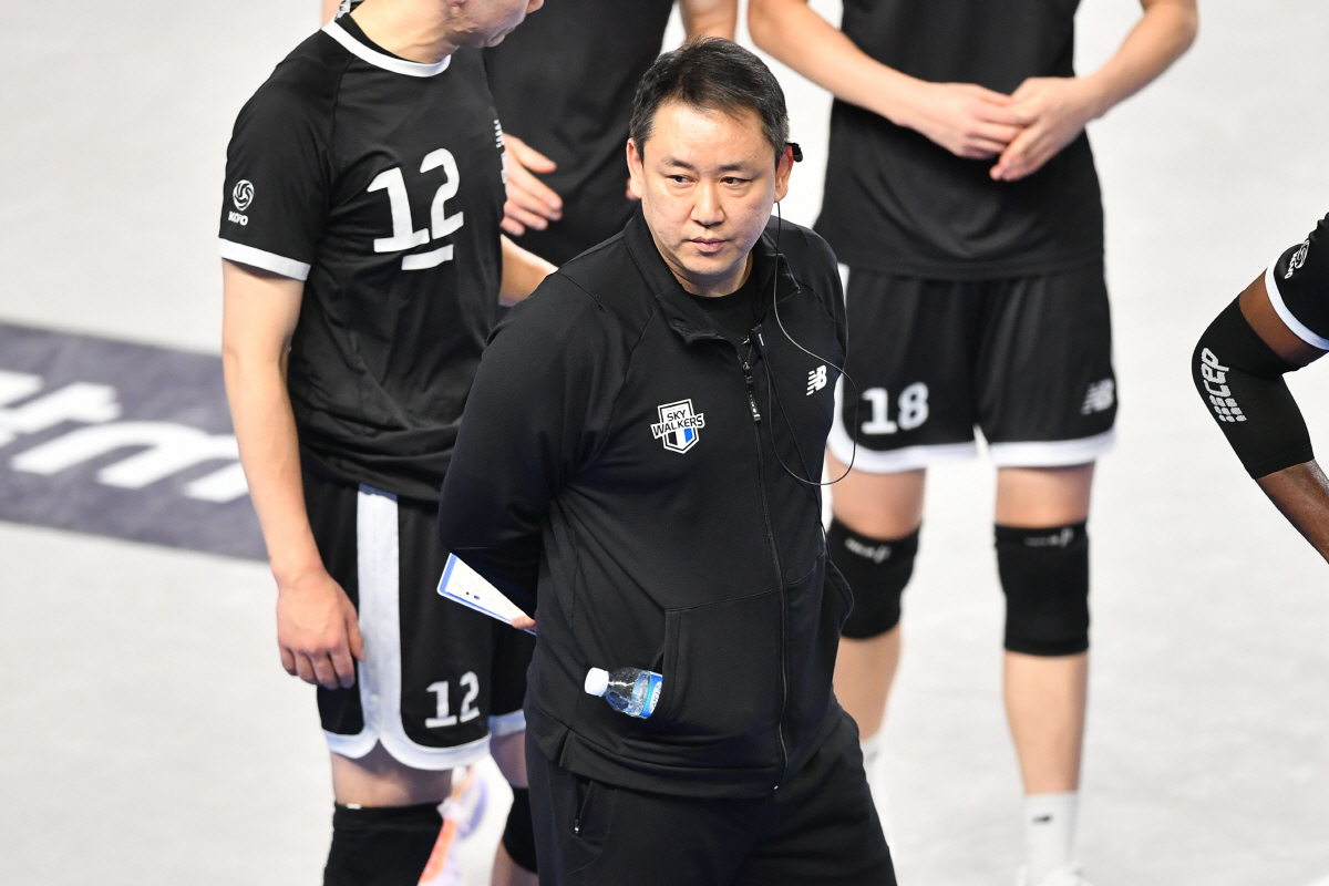 "옛날 모습 보는 듯" 최하위 분전에 '식겁'…"지옥 갔다왔으니 대한항공…