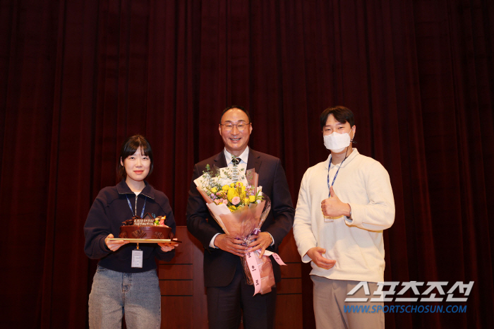 "선수X지도자 위해 읍소하는 촌장 되겠다" 장재근 진천선수촌장의 취임일성…