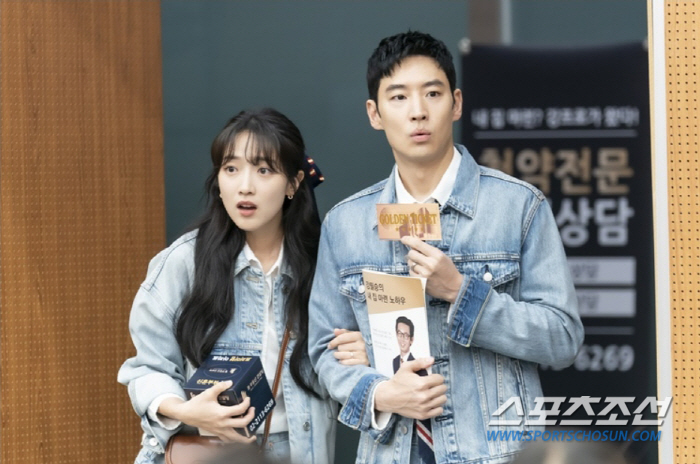 이제훈-표예진, 전격 사내결혼 발표!…꿀 뚝뚝 신혼부부 모드 '눈길'('…