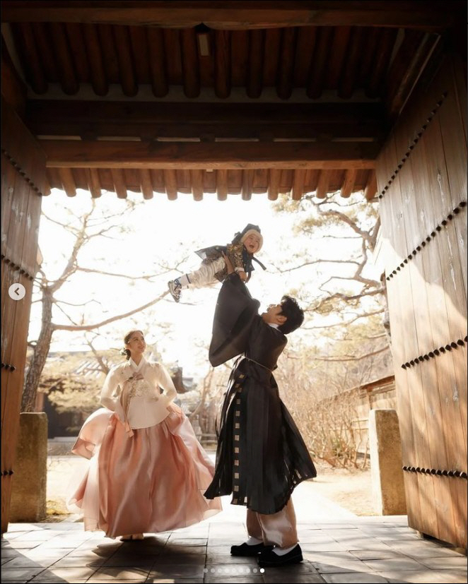 '신민철♥' 혜림, 子돌잔치서 뽐낸 장미꽃 같은 아름다움 "전통느낌 살렸…