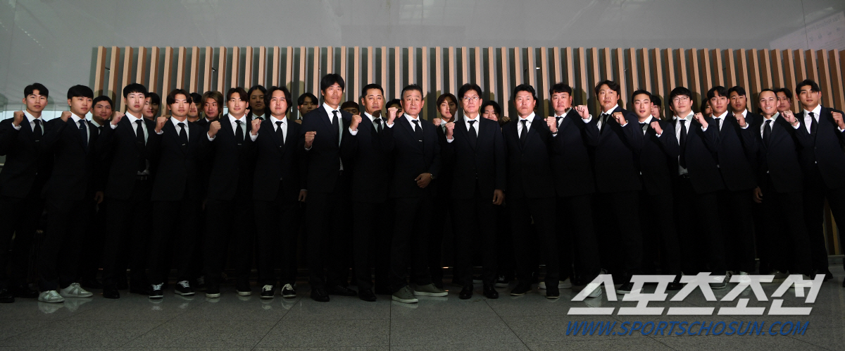 '걸전의 땅 일본 출국' ML 키스톤콤비 에드먼·김하성 '눈빛만 봐도 통…