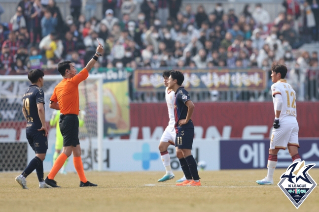 '정재희 연속골' 포항, '이승우 퇴장' 수원FC 2대1로 꺾고 '2연승…