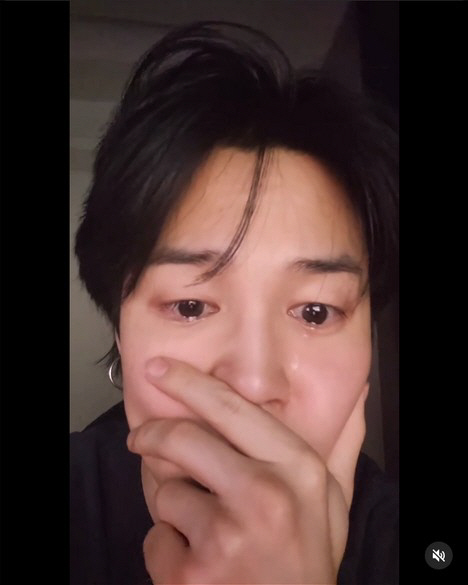 방탄소년단 지민, 오열 수준의 눈물...치킨+라면 조합 때문?