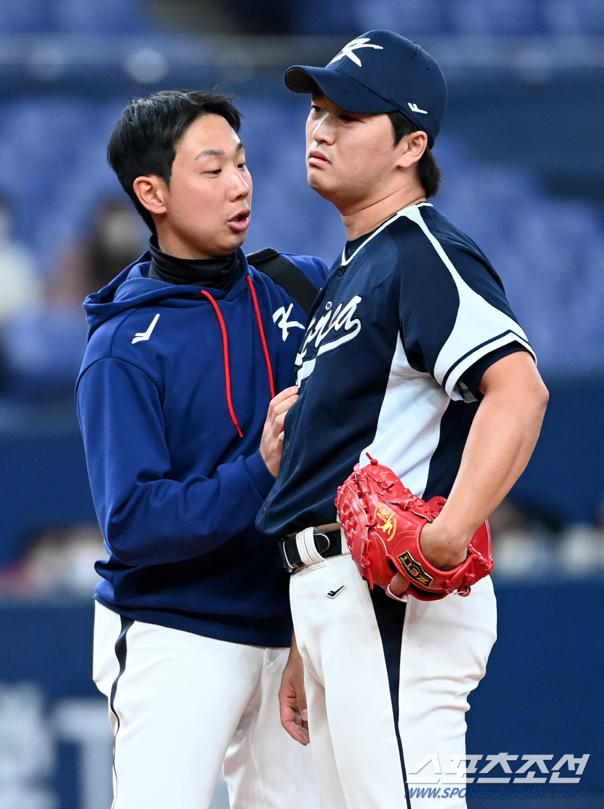 "상태 괜찮은데…" 대표팀 마무리 투수, 현지 병원 이동. 왜?[오사카 …