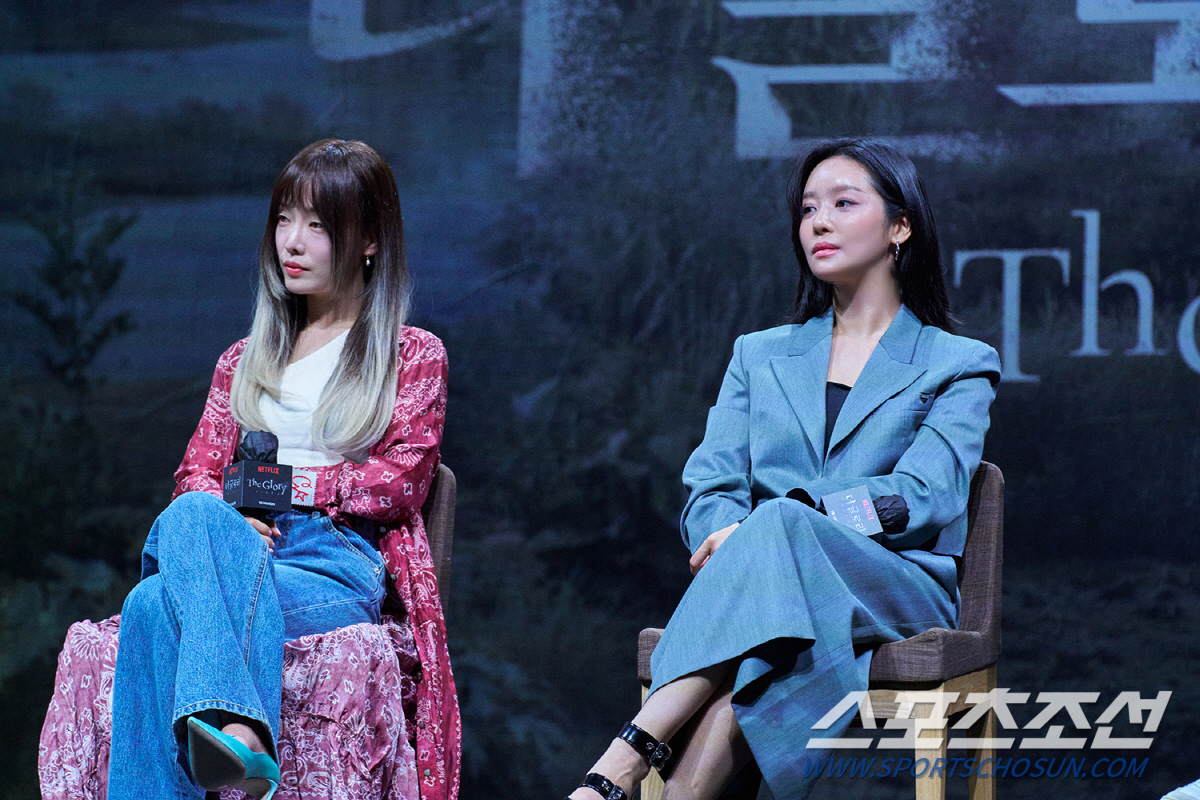 [종합] "내가 봐도 무섭도록 잘썼더라"…파트2 기대감 폭증시킨 김은숙 …