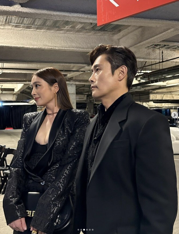 이병헌♥이민정, 美친 섹시미 "찢었다"...LA 홀린 '한류★ 부부'