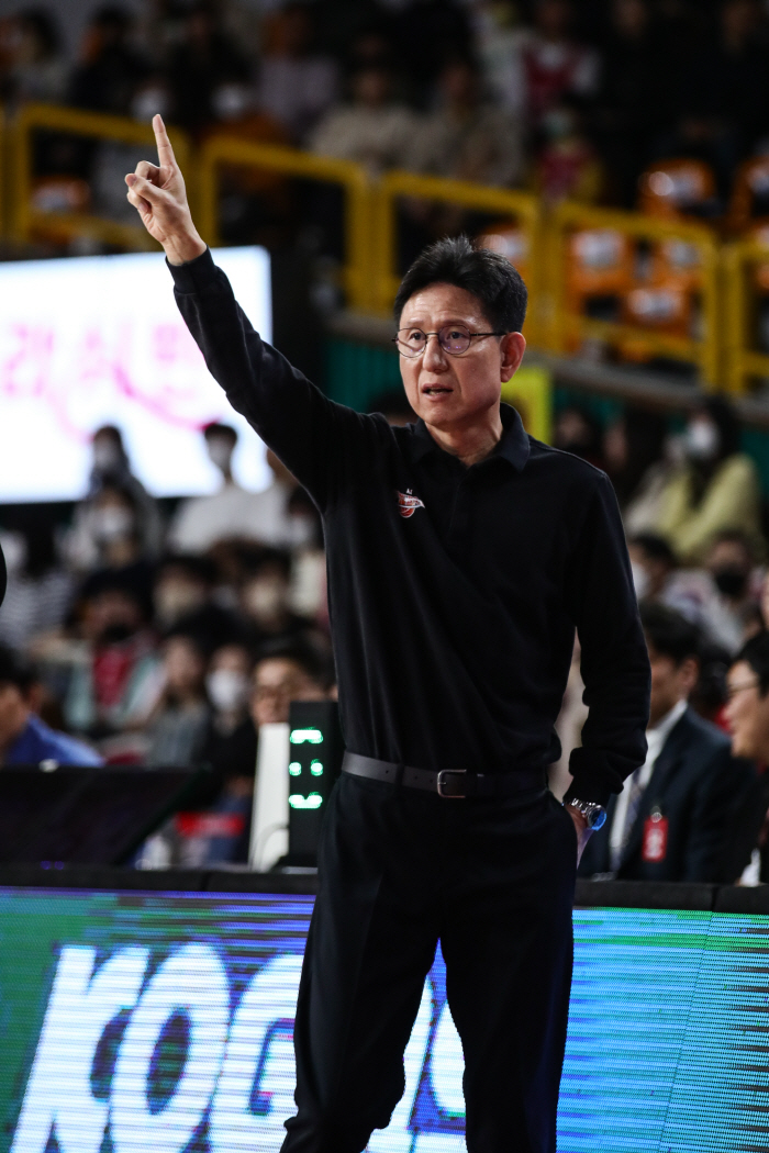 [KBL 현장인터뷰] 서동철 KT 감독, "매 경기가 다 중요하다. 최선…