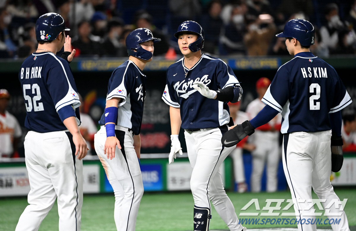 '분노의 홈런쇼' 이강철호, 중국전 20점 차 콜드게임 승리로 마무리[도…