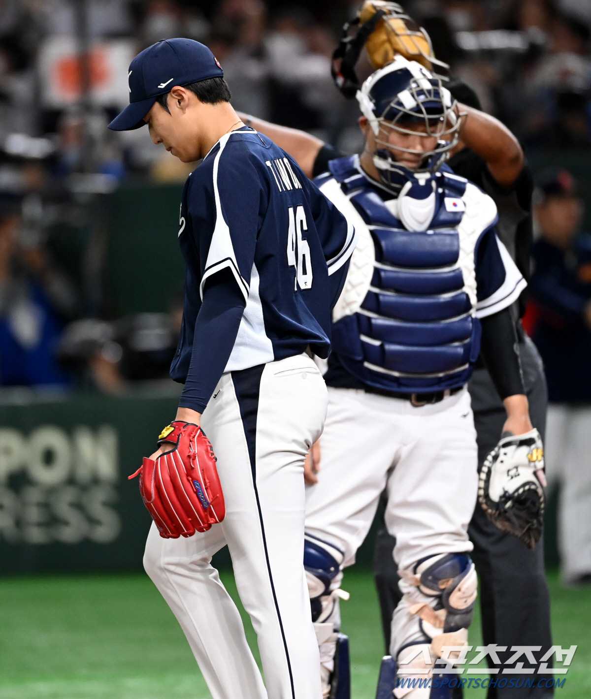 '왜 우리 팀 투수만…' 부글부글 끓어오르는 팬심, 최악의 참사→내부 …