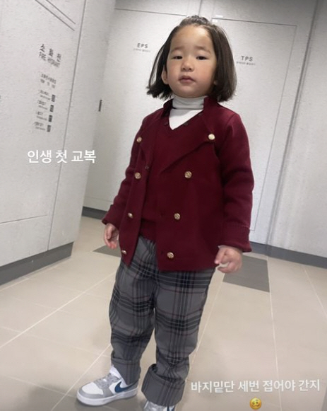 이미도 子, 어릴 때만 닮은줄 알았더니…'인생 첫 교복 입으니 더 엄마 …