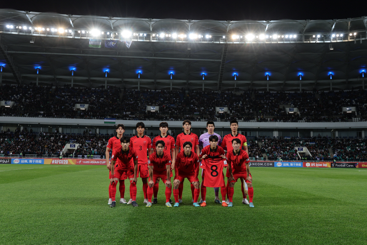 김은중호 U-20 亞컵 결승행 좌절, GK 김준홍 선방쇼에도 '강호' 우…