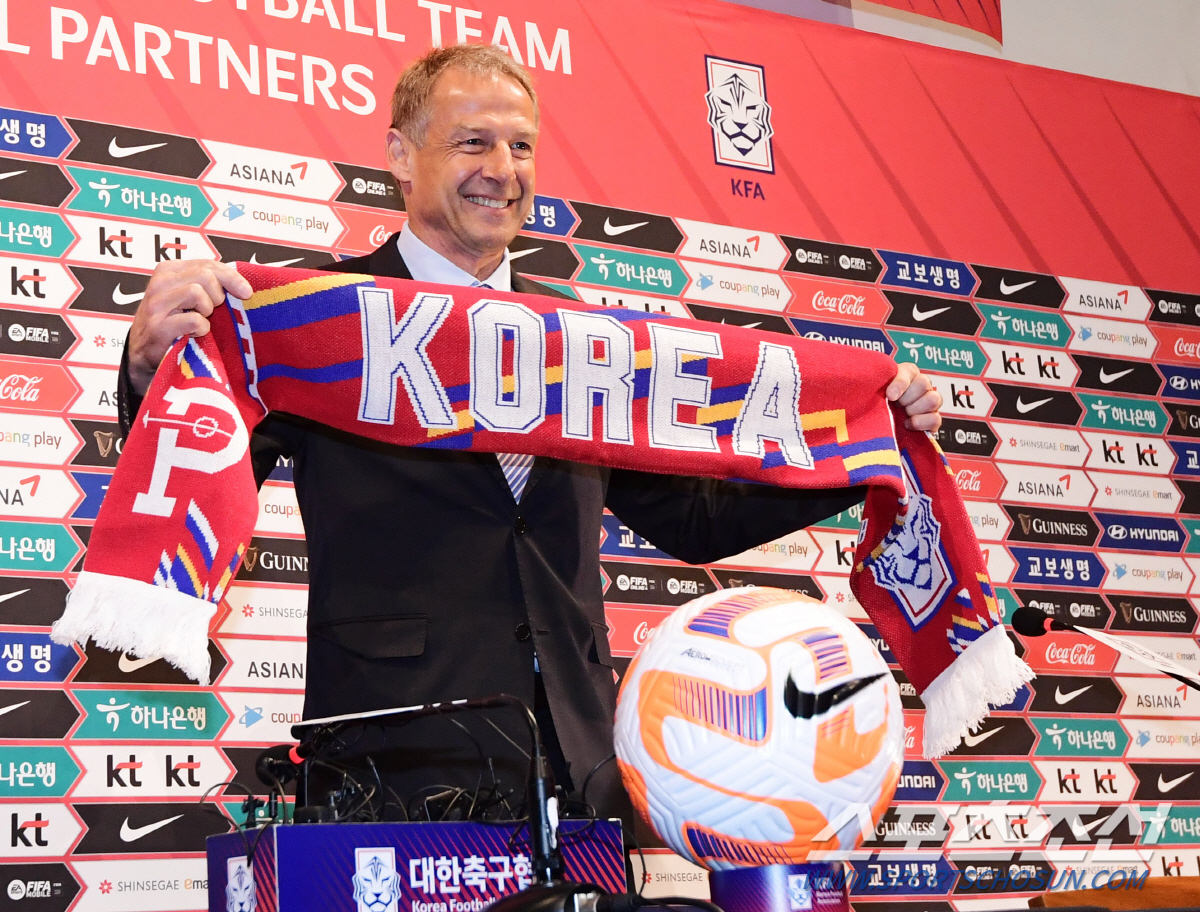 [김성원의 센터서클]'첫 출항' 클린스만, 韓 축구에는 '손·김·이'+'…