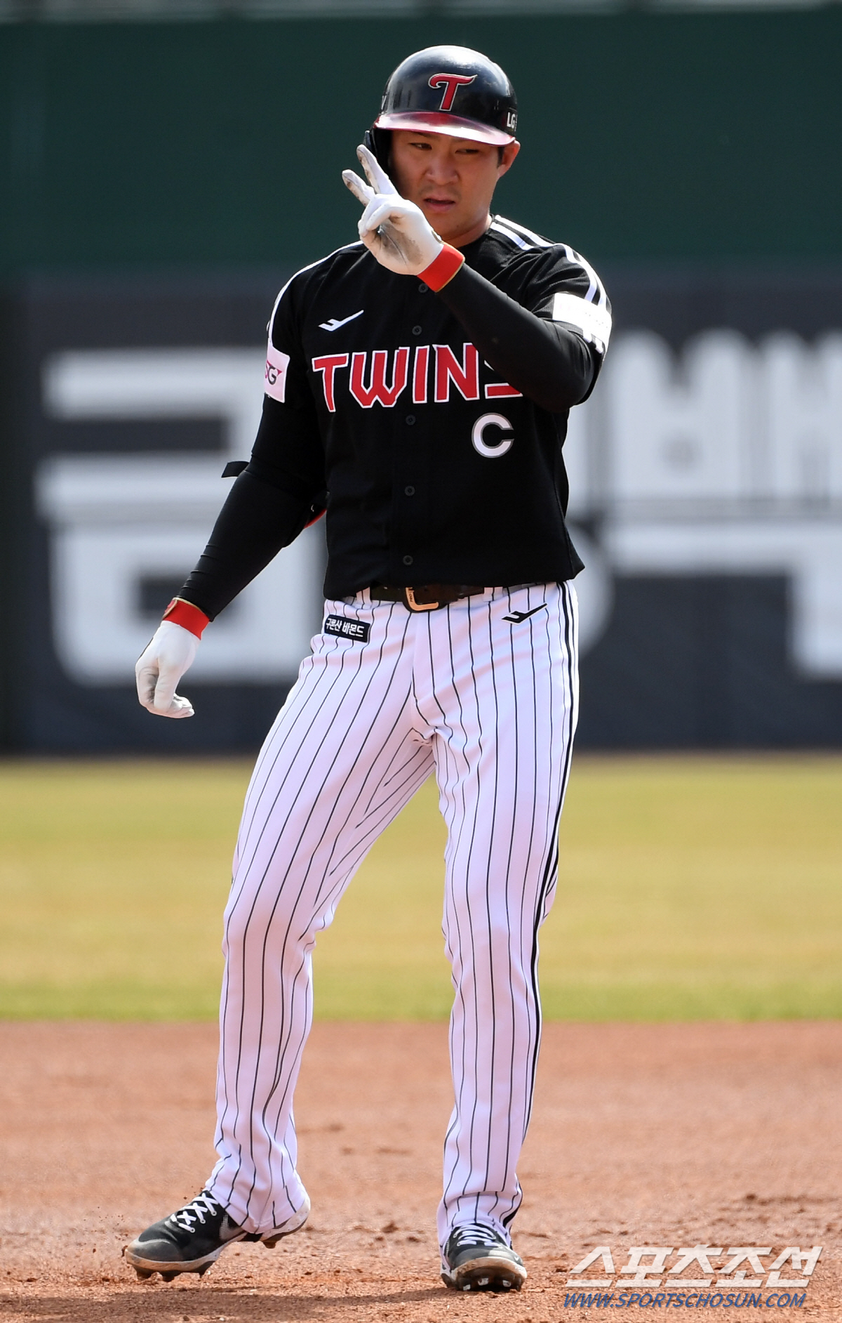 나가면 뛴다! '80억 포수' 향한 선전포고…롯데 약점 되새긴 '1G 7…