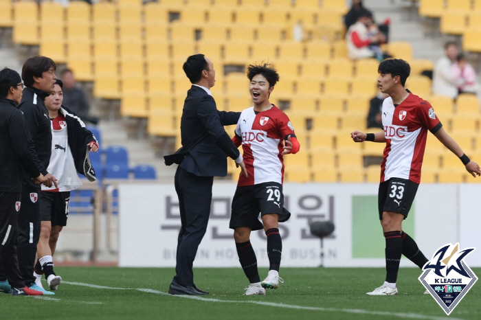 박진섭=정장은 '과학'?…'부산의 봄'을 앞당기는 기분좋은 두 가지 징크…