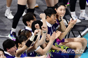 '아직 한발 남았다' 배구여제 김연경, '16시즌 만에 통합 우승-통합 MVP 도전'[인천현장]