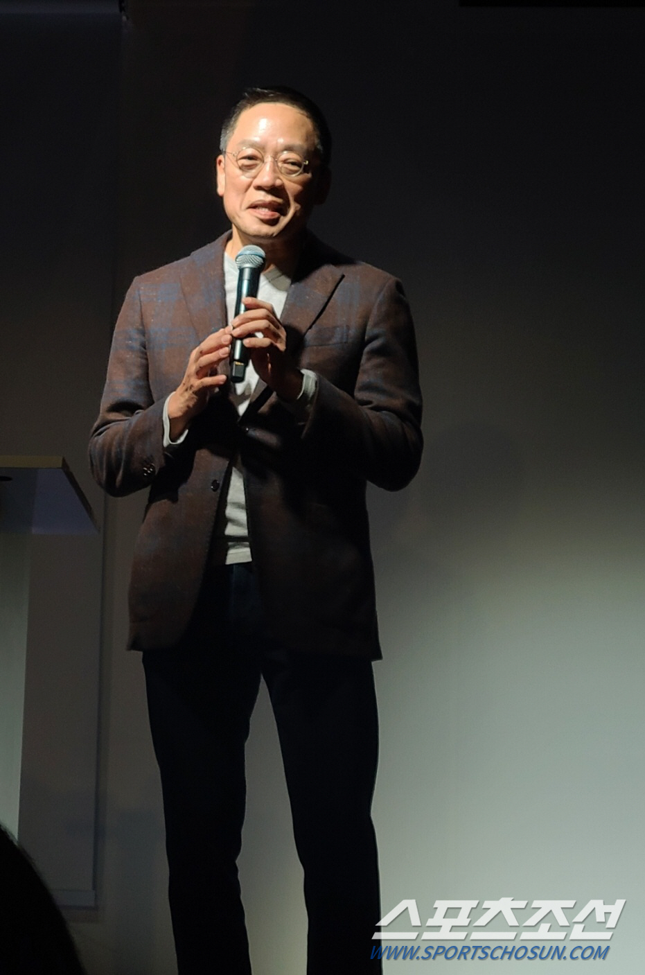 애플페이, 첫날 오전에만 17만명 등록…정태영 "평범하지만 위대한 숙제 …