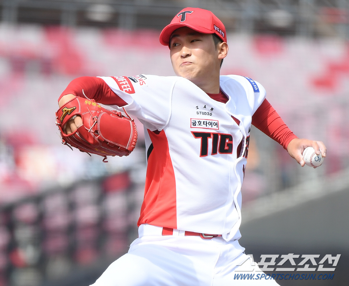 진짜 이의리의 길 걷나…5선발 경쟁 윤영철 또 호투, '신인 선발'의 꿈…