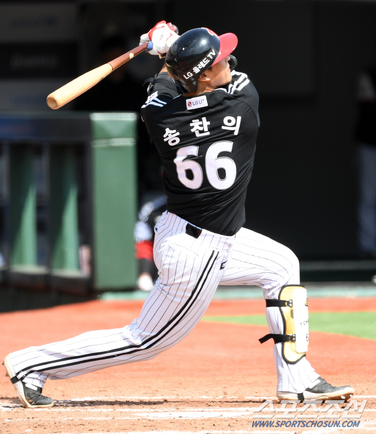 차세대 거포의 홈런 2방이 모두 2S 이후... 정규시즌에도 이 스윙이 …