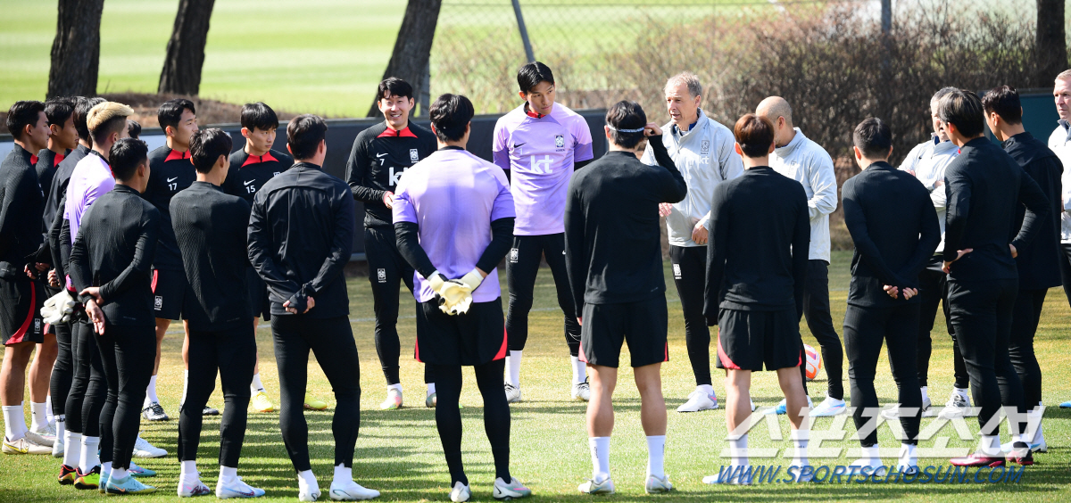 '가슴번호와 오전훈련' 클린스만 사단과 국대 선수들, 썸타는 중입니다