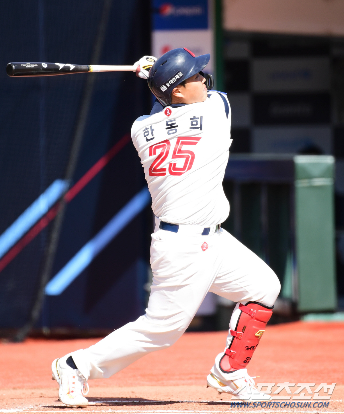 한동희의 뜨거운 3월…'차세대' 꼬리표 떼고 거포로 우뚝 설까 [SC포커…